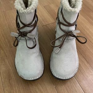 Ugg’s size 8